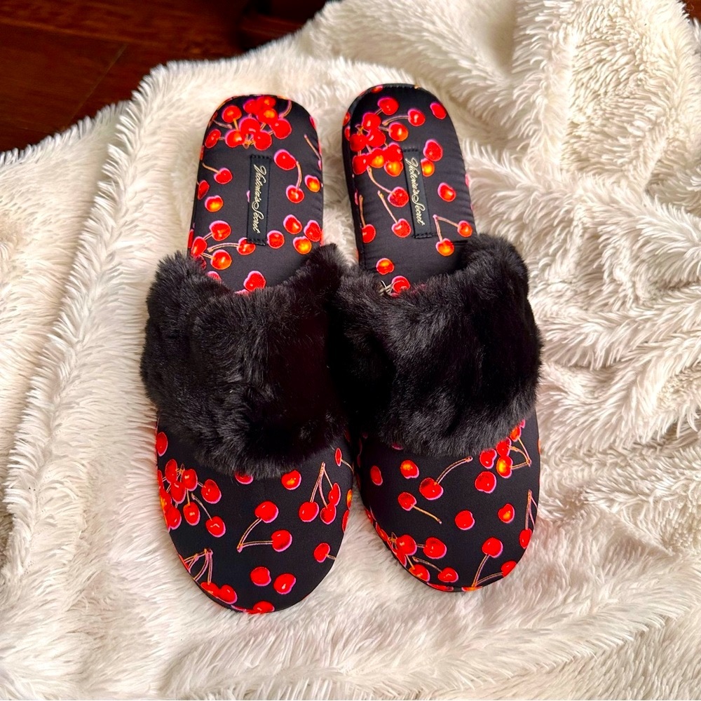 Victoria Secret slippers satin faux fur blackred cherries  M. 7/8
